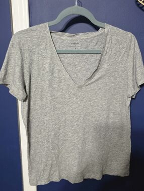 Vince Essential Pima Cotton V-Neck T-Shirt Women's M Short Sleeve